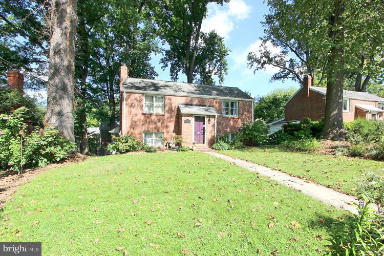 1611 Ballard Street Silver Spring, MD 20910 - Photo 3 of 29 Exterior (Front)