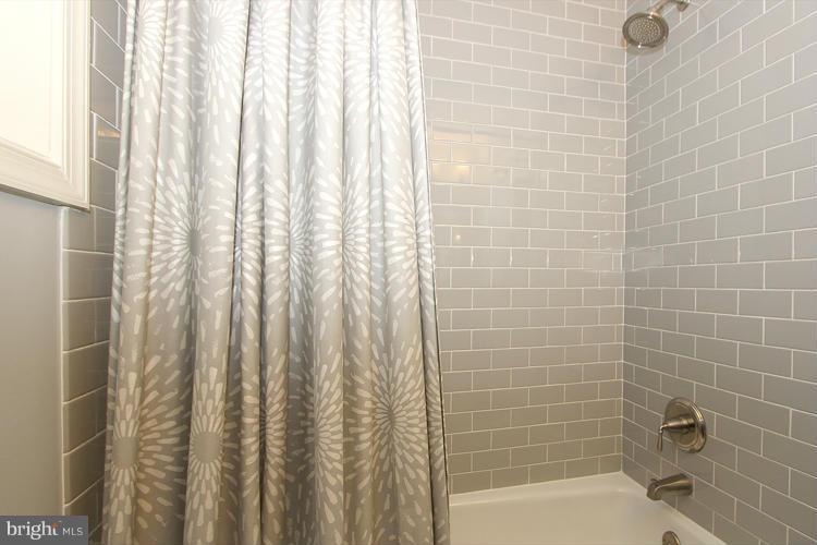1611 Ballard Street Silver Spring, MD 20910 - Photo 23 of 29 Bath
