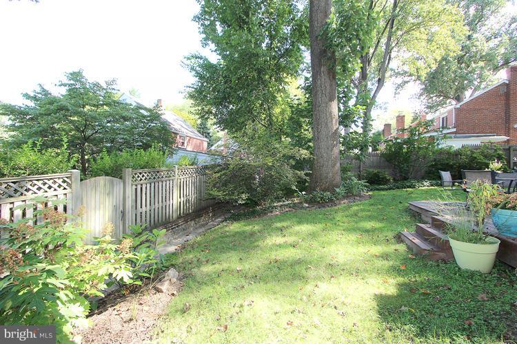 1611 Ballard Street Silver Spring, MD 20910 - Photo 26 of 29 backyard