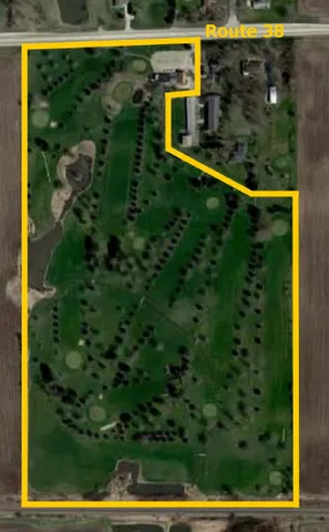 a view of a back yard