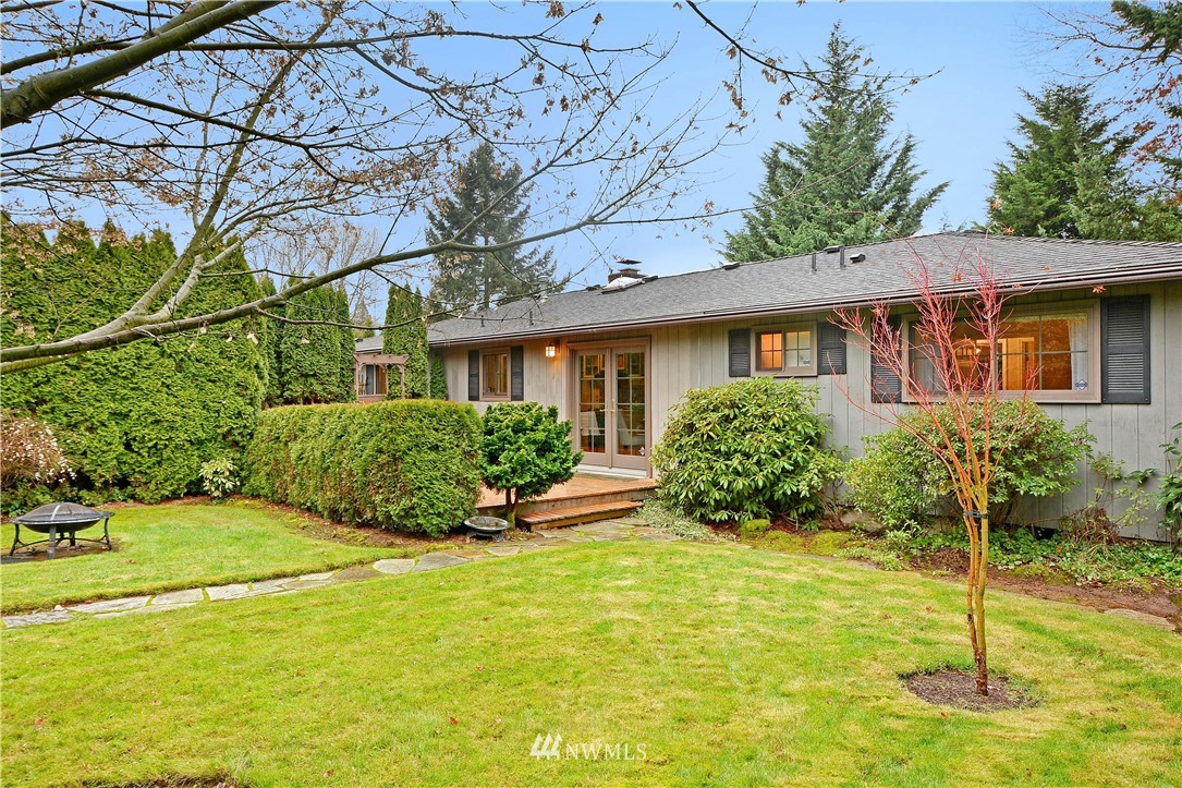 2422 Jones Avenue Northeast Renton, WA 98056 - Photo 1 of 25 Gallery Image 1