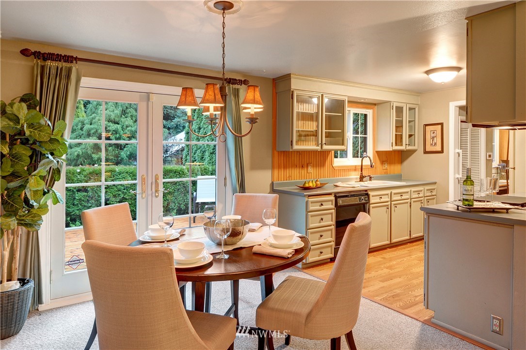 2422 Jones Avenue Northeast Renton, WA 98056 - Photo 6 of 25 Gallery Image 6