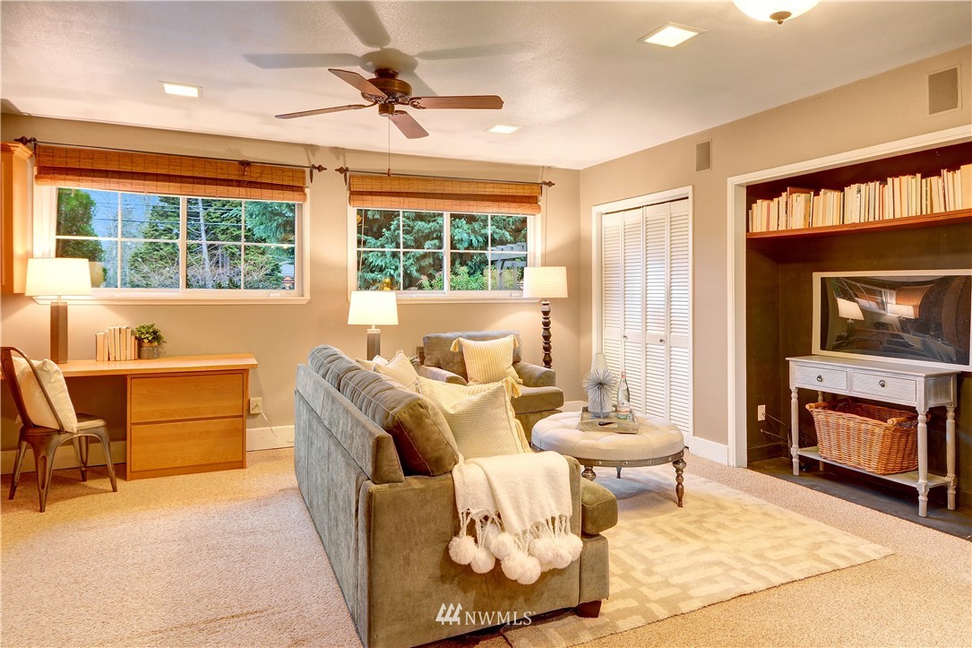 2422 Jones Avenue Northeast Renton, WA 98056 - Photo 9 of 25 Gallery Image 9