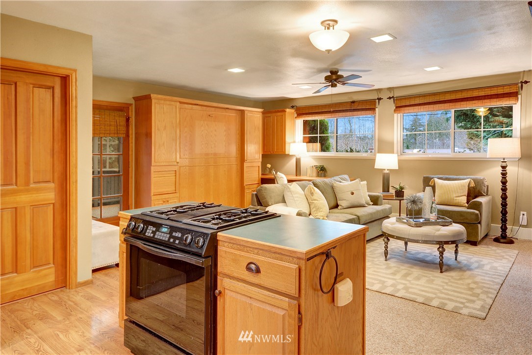 2422 Jones Avenue Northeast Renton, WA 98056 - Photo 10 of 25 Gallery Image 10