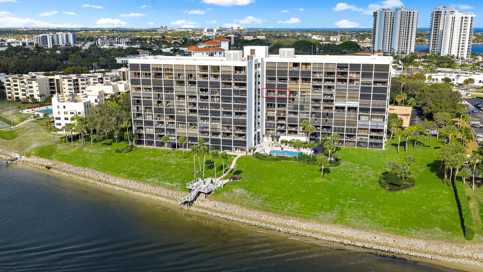 356 Golfview Road, Unit 805 North Palm Beach, FL 33408 - Photo 25 of 26 a view of a city