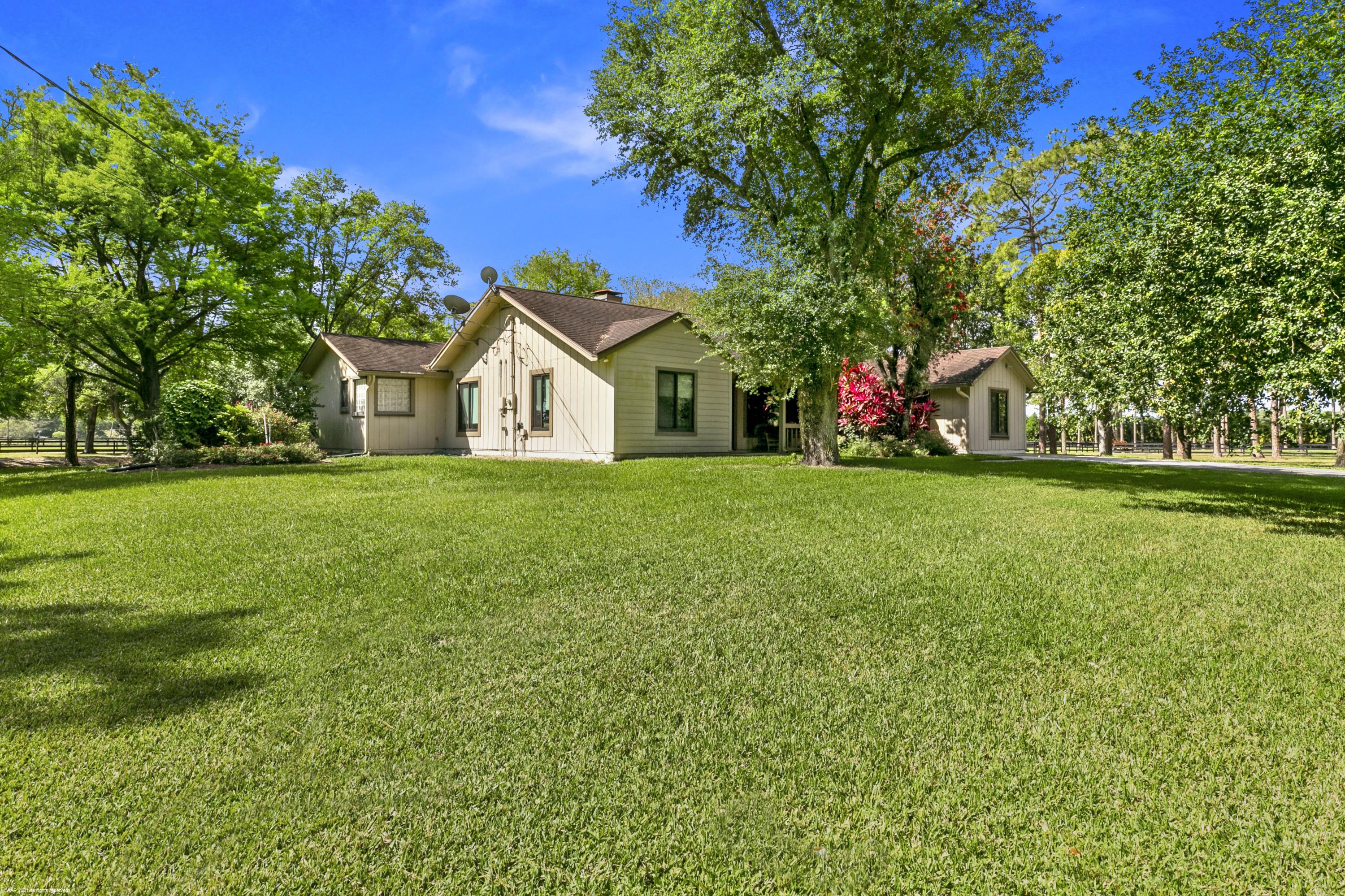 1815 E Road Loxahatchee, FL 33470 - Photo 22 of 40 012