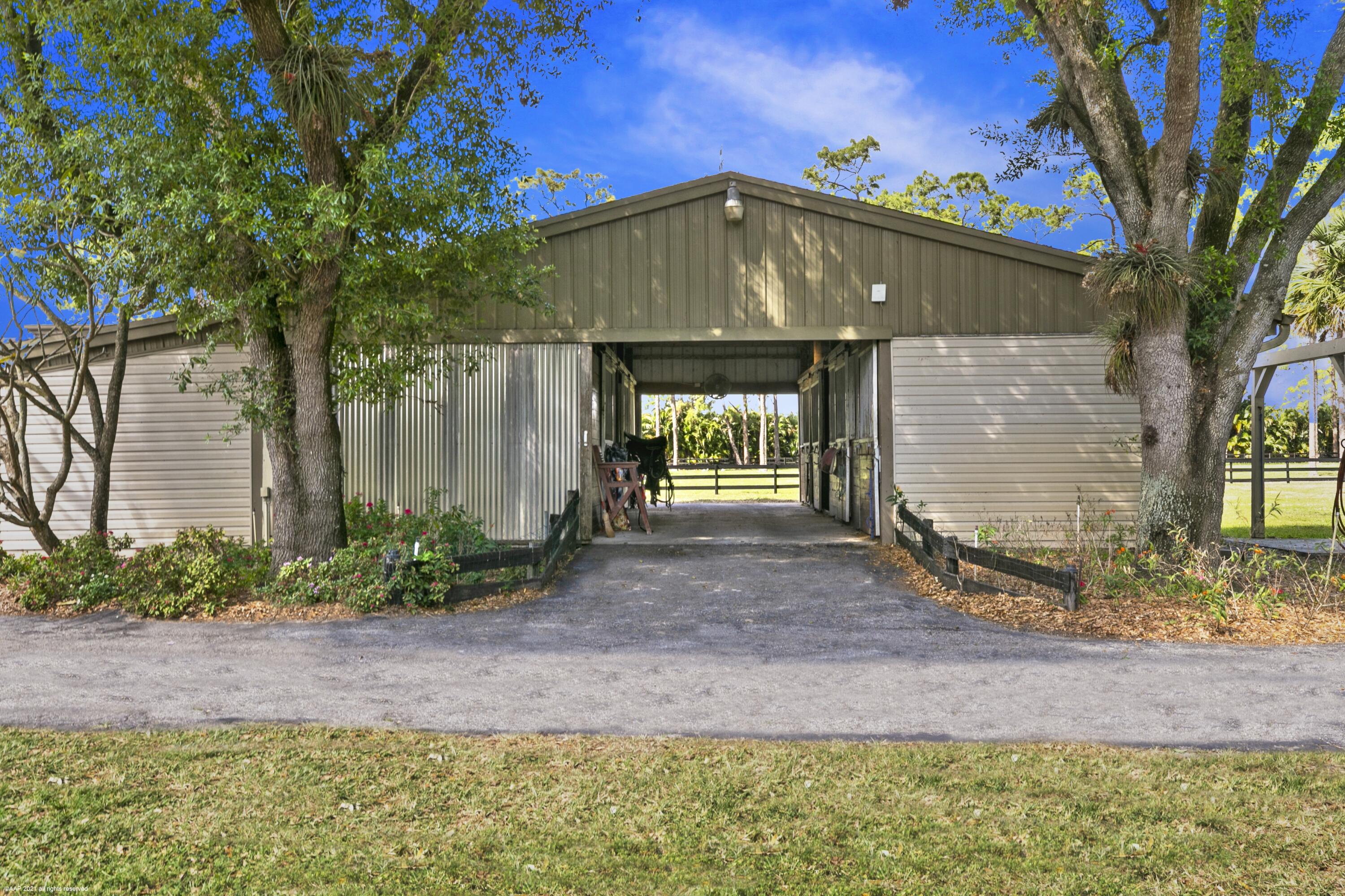 1815 E Road Loxahatchee, FL 33470 - Photo 31 of 40 035