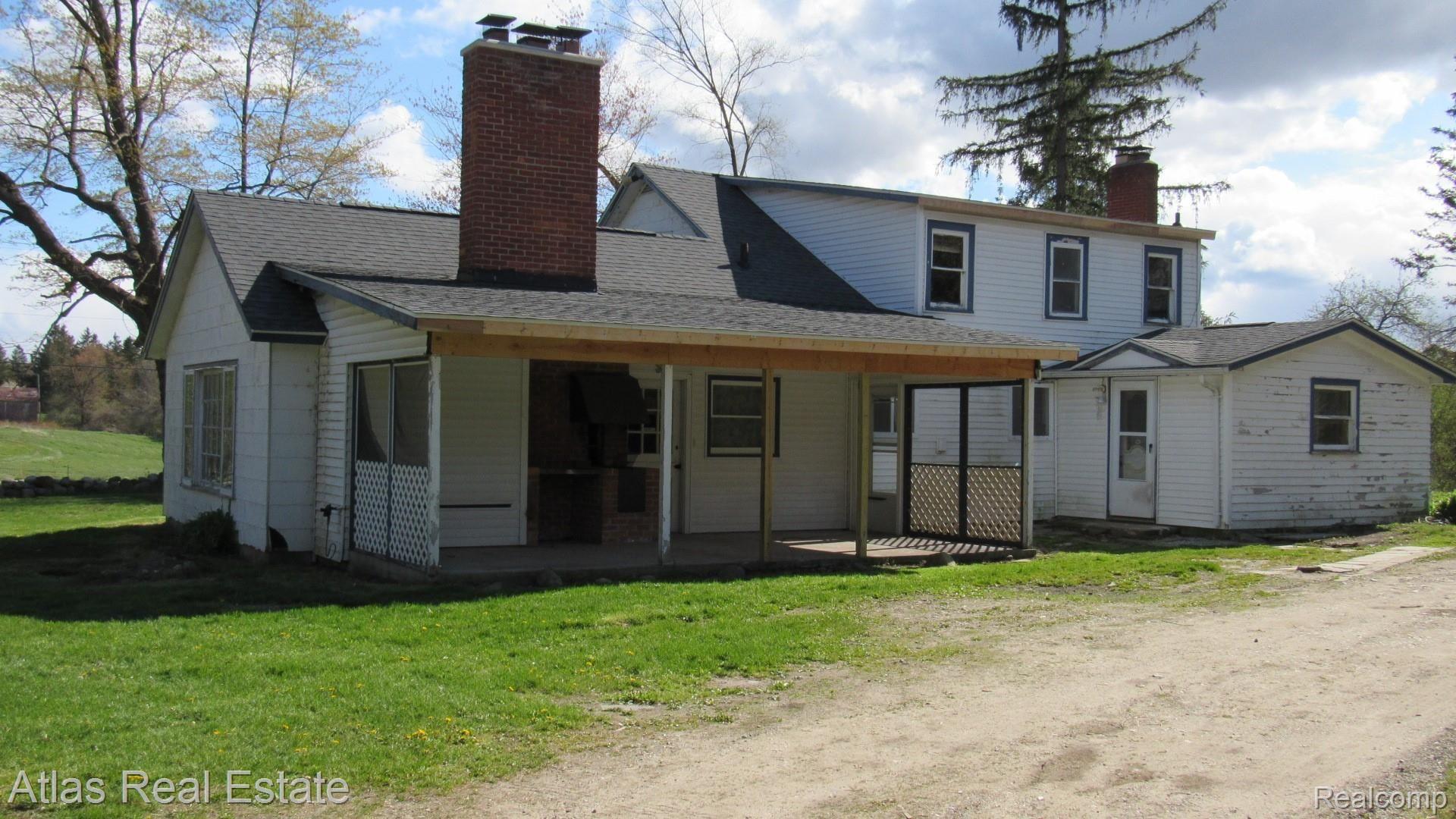 6050 Tripp Road Holly, MI 48442 - Photo 7 of 21 IMG_2285.JPG