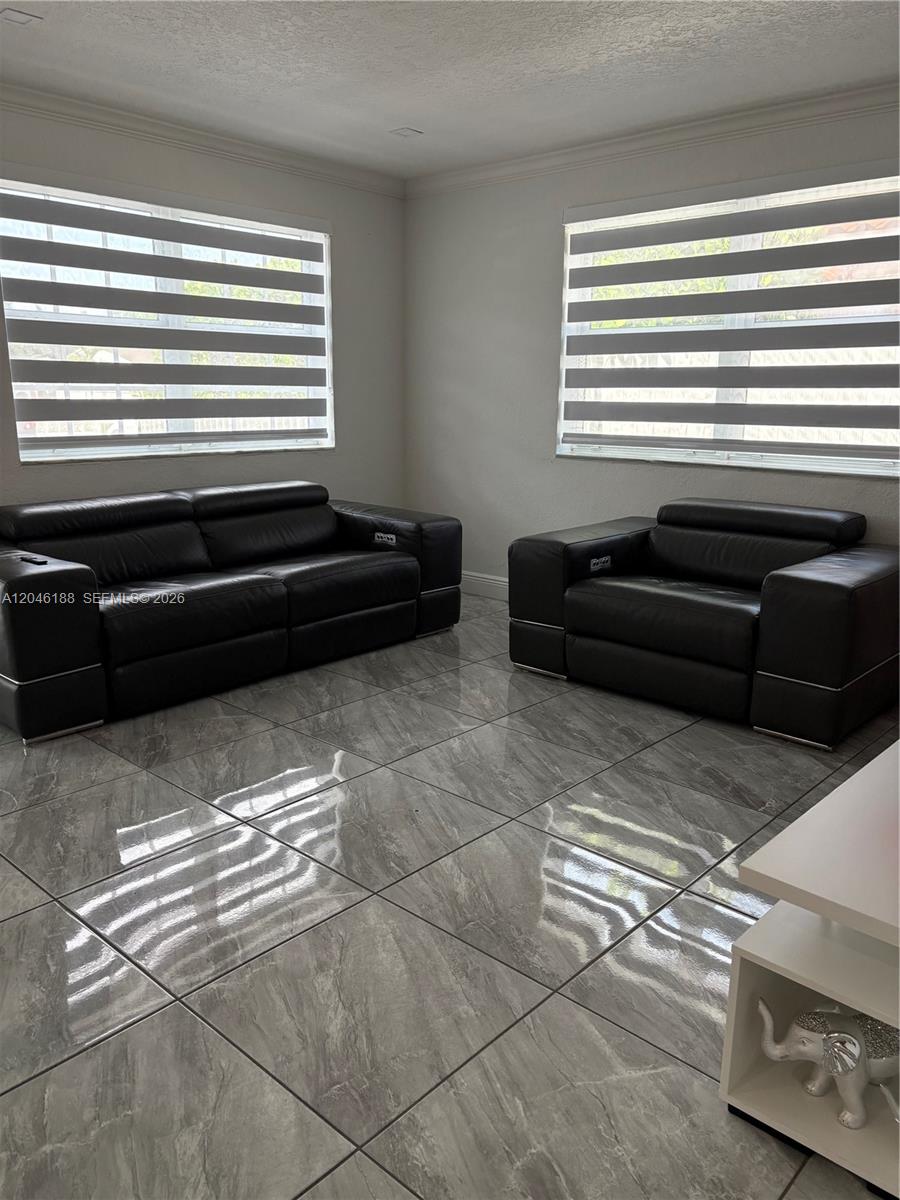 734 East 39th Street Hialeah, FL 33013 - Photo 7 of 55
