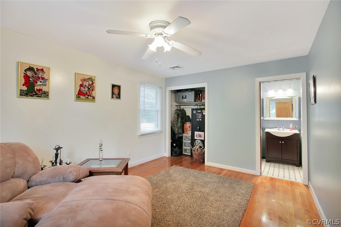 1601 Point Of Rocks Road Chester, VA 23836 - Photo 14 of 20 Bedroom #3 - 15 x 11 with Hardwood flooring and pr