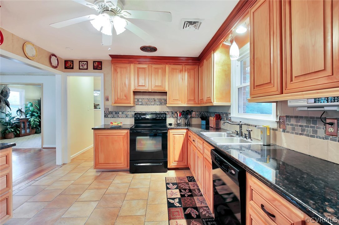 1601 Point Of Rocks Road Chester, VA 23836 - Photo 4 of 20 Kitchen with Tile Flooring, Granite Countertops, S