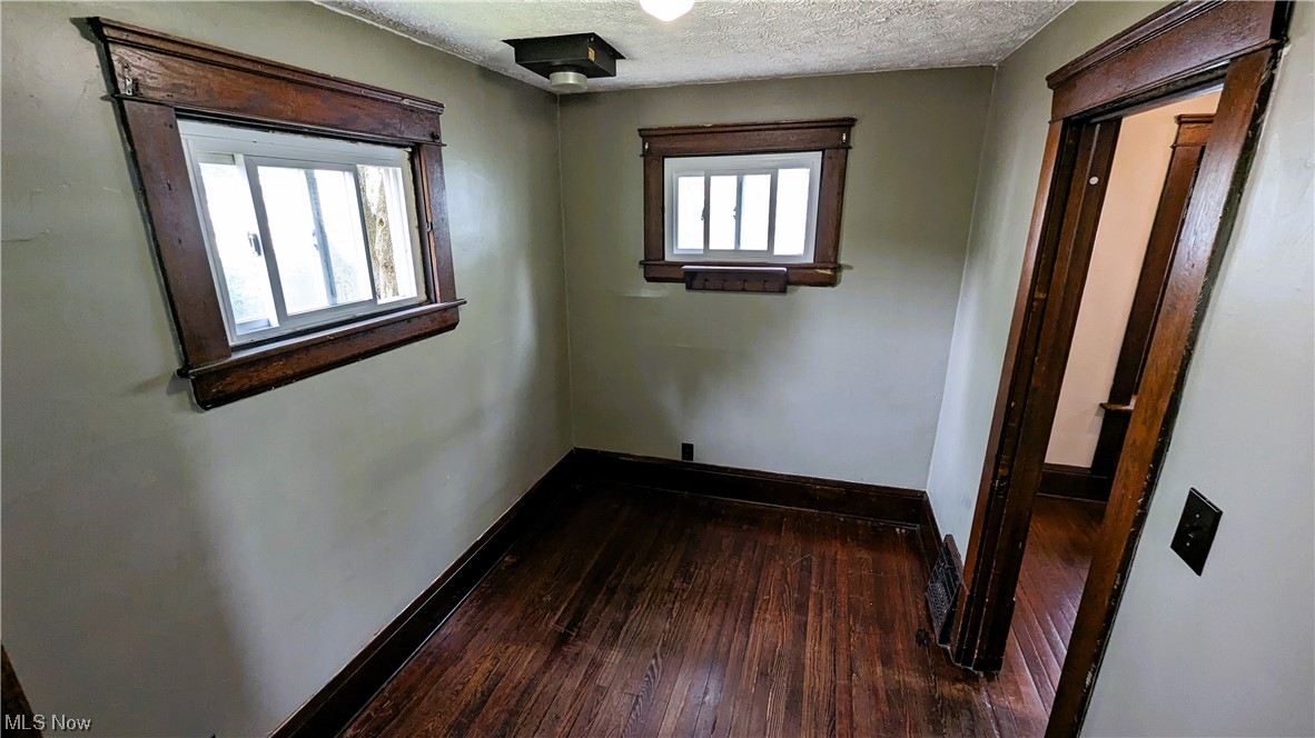 889 West Wilbeth Road Akron, OH 44314 - Photo 16 of 31
