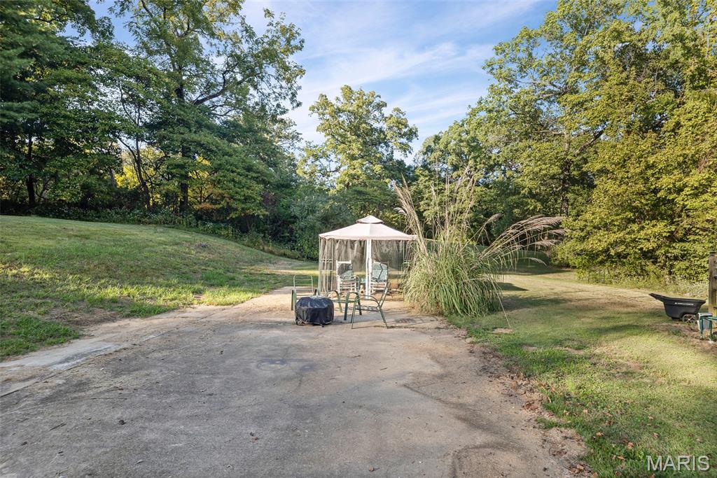 318 Union Hill Road Fairview Heights, IL 62208 - Photo 11 of 41