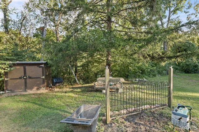 $195,000 | 318 Union Hill Road, Fairview Heights, IL 62208