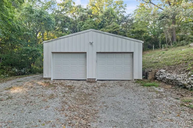 $195,000 | 318 Union Hill Road, Fairview Heights, IL 62208