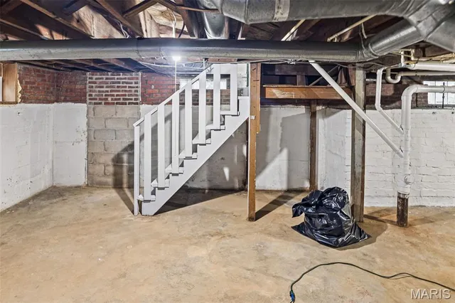 $195,000 | 318 Union Hill Road, Fairview Heights, IL 62208