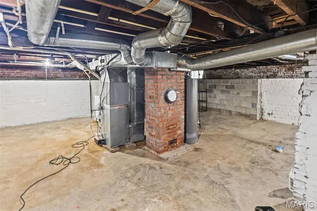 $195,000 | 318 Union Hill Road, Fairview Heights, IL 62208