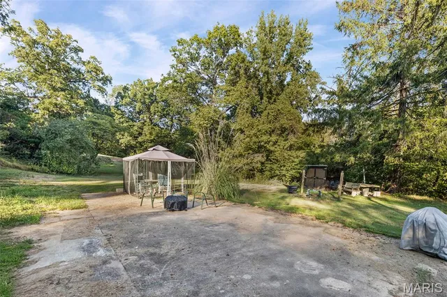 $195,000 | 318 Union Hill Road, Fairview Heights, IL 62208