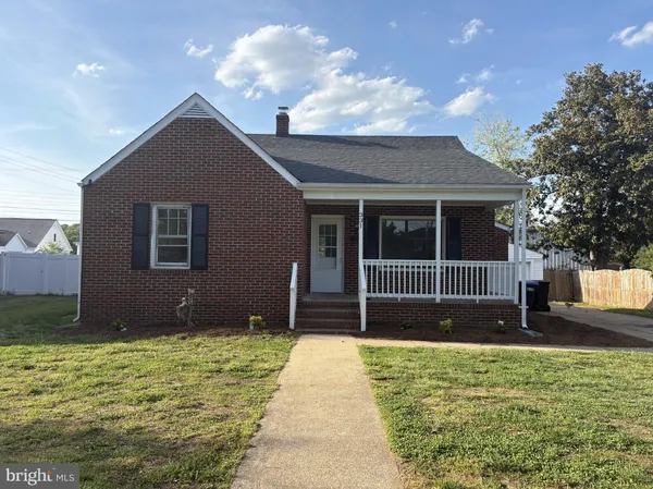 $2,225 | 331 Hanson Avenue, Fredericksburg, VA 22401