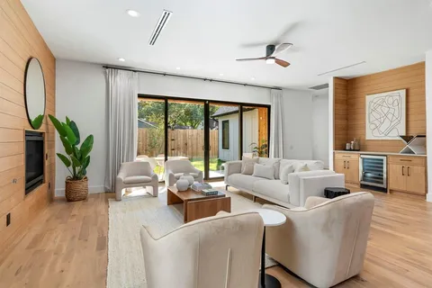 $1,599,000 | 6008 Kenwood Avenue, Dallas, TX 75206