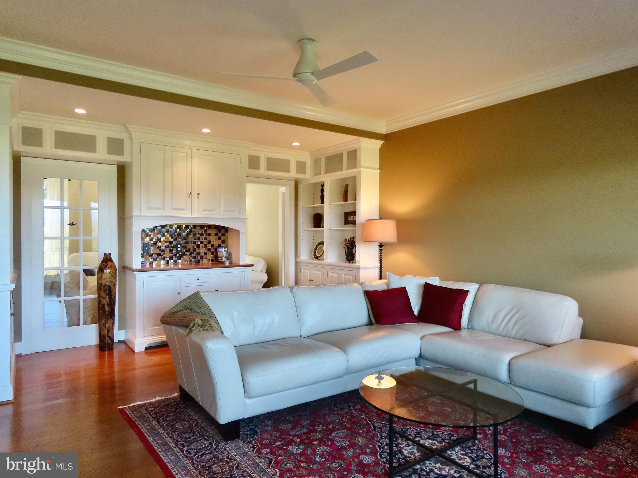 643 Richmond Road Amissville, VA 20106 - Photo 19 of 52 a living room with furniture and a rug