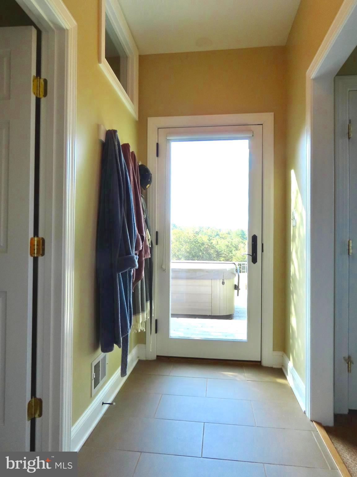 643 Richmond Road Amissville, VA 20106 - Photo 28 of 48 a view of a walk in closet