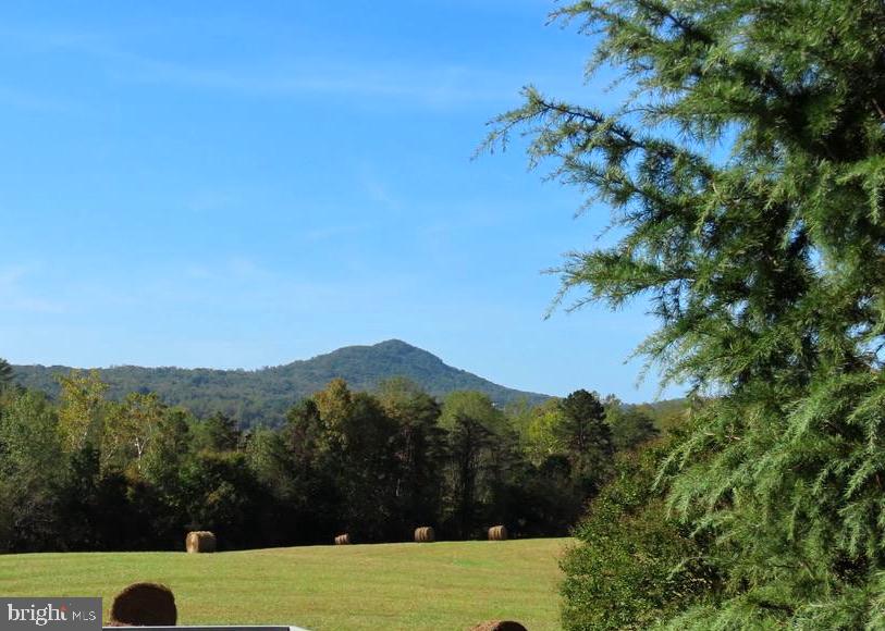 643 Richmond Road Amissville, VA 20106 - Photo 30 of 48 a view of a mountain with a yard