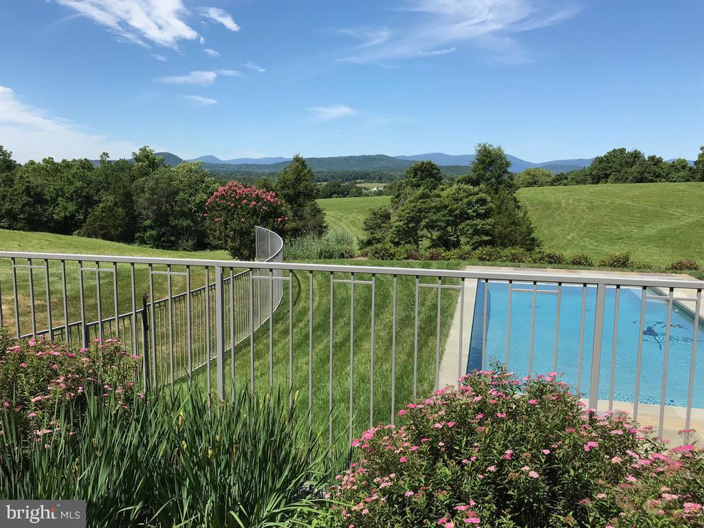 643 Richmond Road Amissville, VA 20106 - Photo 43 of 52 a balcony with a yard