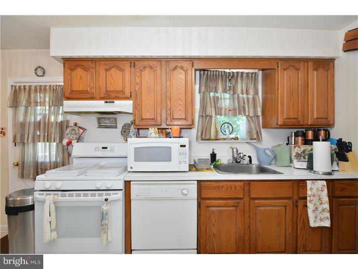 1746 Earlington Road Havertown, PA 19083 - Photo 11 of 22