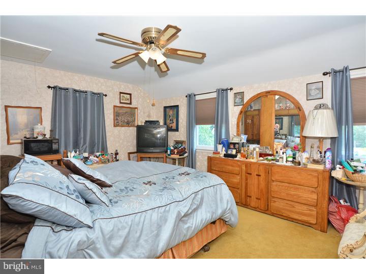 1746 Earlington Road Havertown, PA 19083 - Photo 12 of 22