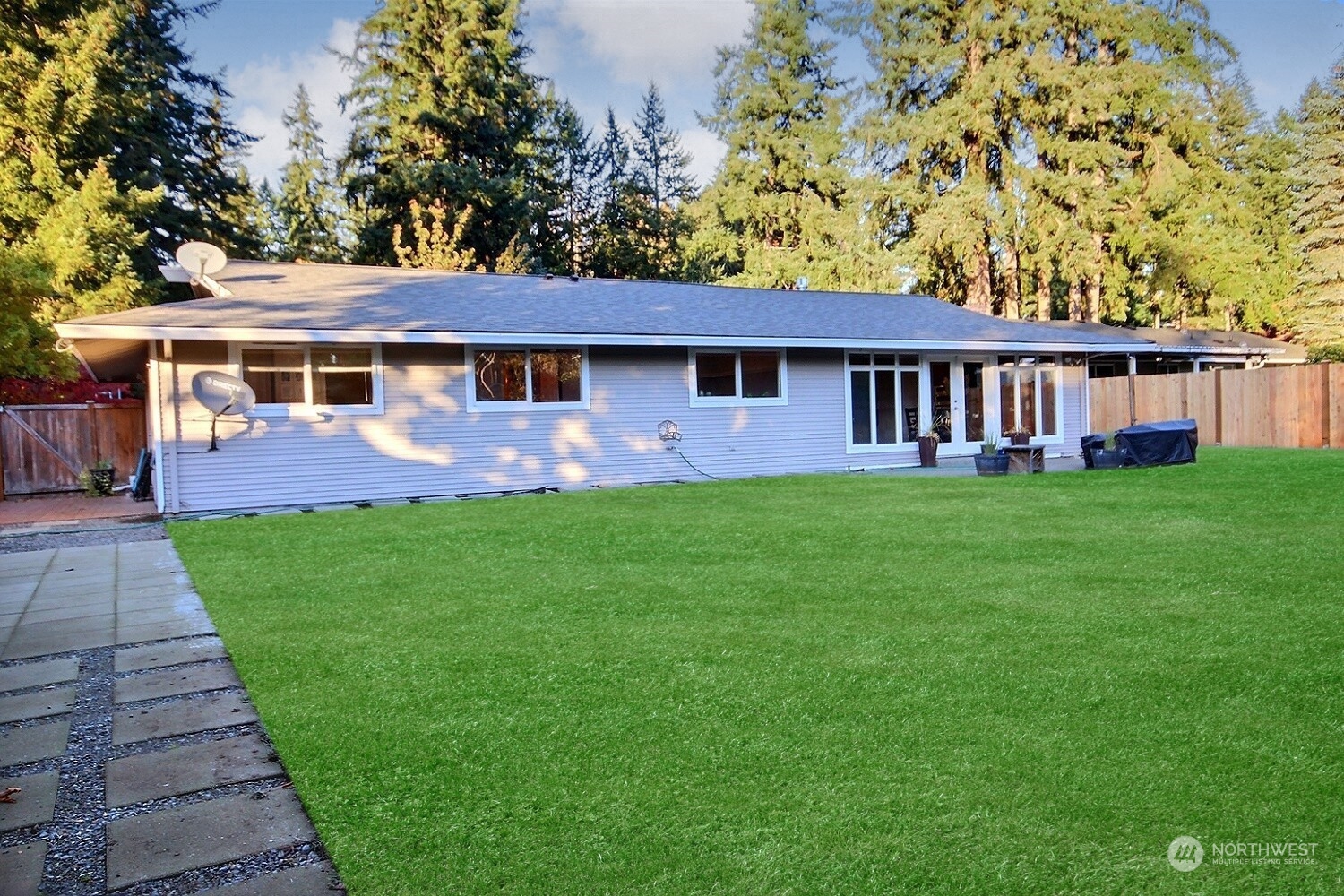 16613 Southeast 145th Street Renton, WA 98059 - Photo 40 of 40 front view of a house with a yard
