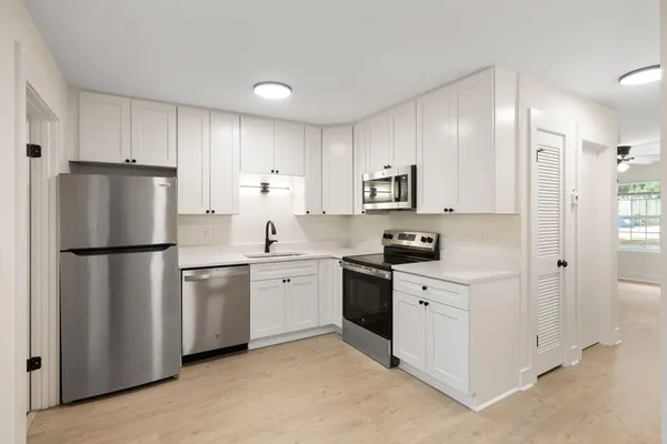 $2,195 | 270 Fleming Road, Unit C, Charleston, SC 29412