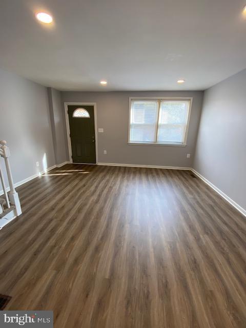202 Old Riverside Road Brooklyn, MD 21225 - Photo 14 of 26 Living Room