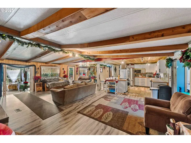 $1,295,000 | 93496 Easy Lane, Coos Bay, OR 97420