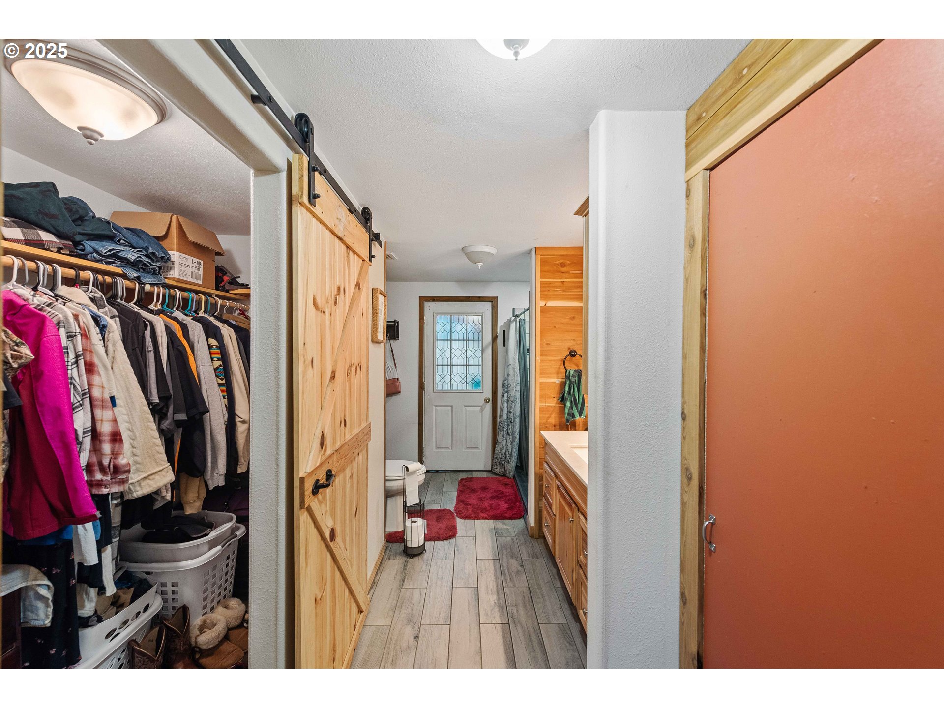 93496 Easy Lane Coos Bay, OR 97420 - Photo 18 of 47 Owner's Suite Bedroom