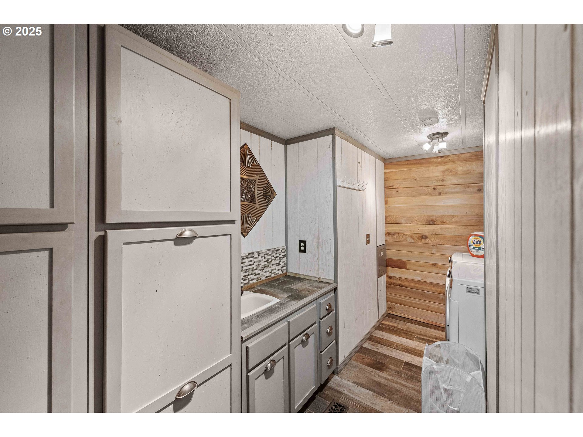 93496 Easy Lane Coos Bay, OR 97420 - Photo 21 of 47 Bedroom