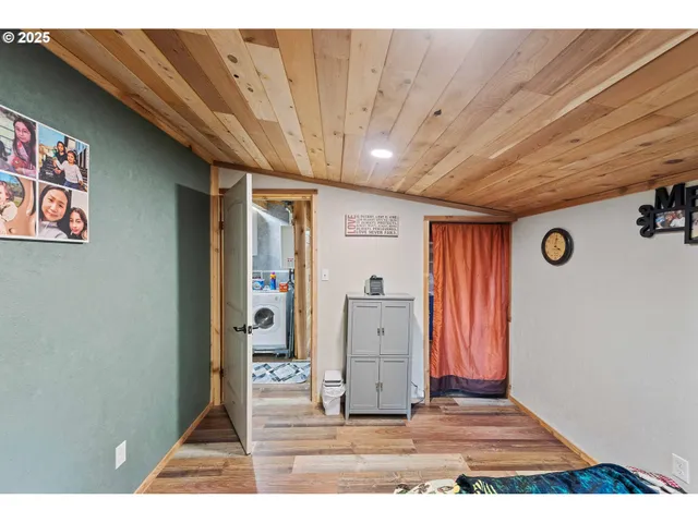 $1,295,000 | 93496 Easy Lane, Coos Bay, OR 97420