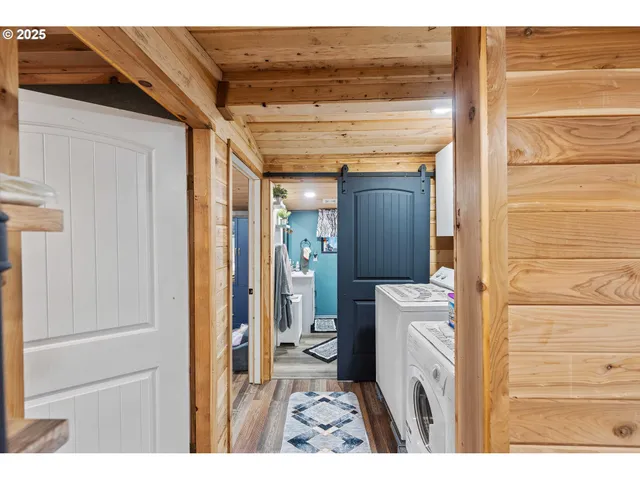 $1,295,000 | 93496 Easy Lane, Coos Bay, OR 97420