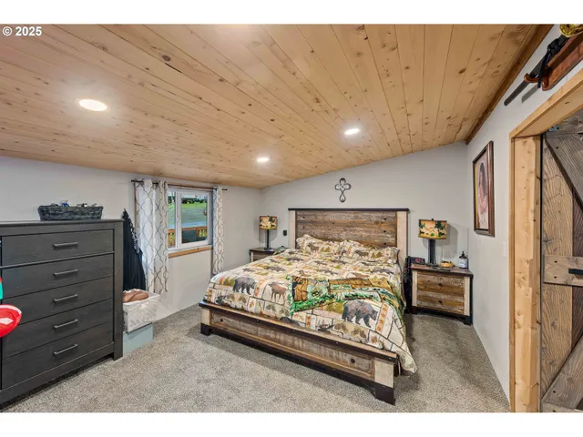 $1,295,000 | 93496 Easy Lane, Coos Bay, OR 97420