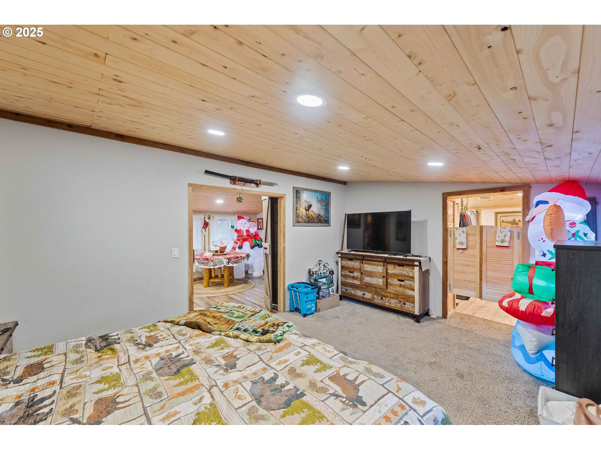 93496 Easy Lane Coos Bay, OR 97420 - Photo 39 of 47 Bathroom, Attached