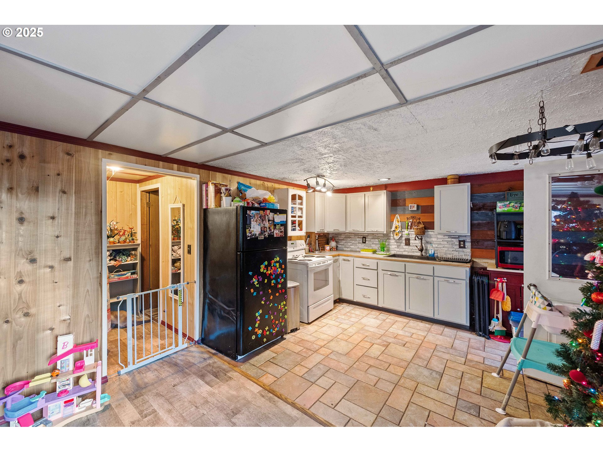 93496 Easy Lane Coos Bay, OR 97420 - Photo 5 of 47 Guest Quarters