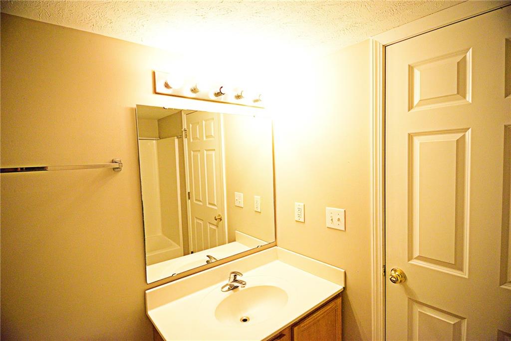 8446 Hague Road Indianapolis, IN 46256 - Photo 31 of 37 Gallery Image 31