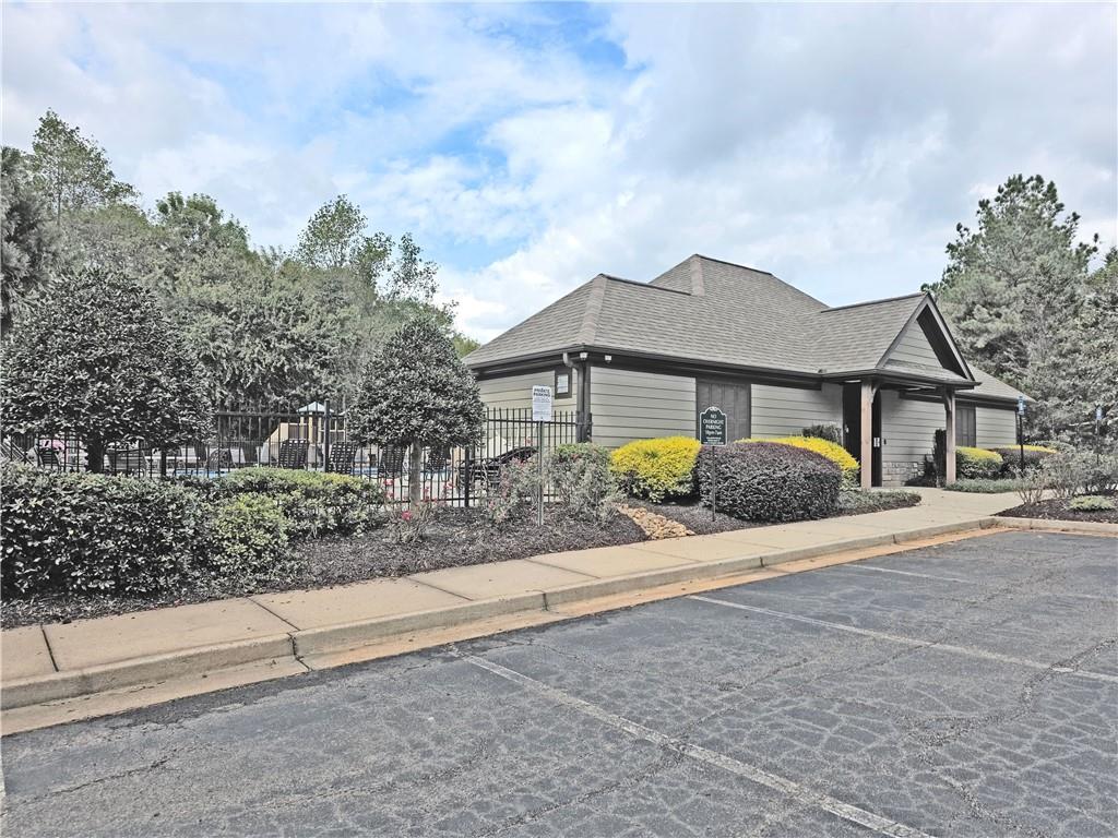 5425 Fieldfreen Drive Cumming, GA 30028 - Photo 49 of 51 a front view of house with a garden