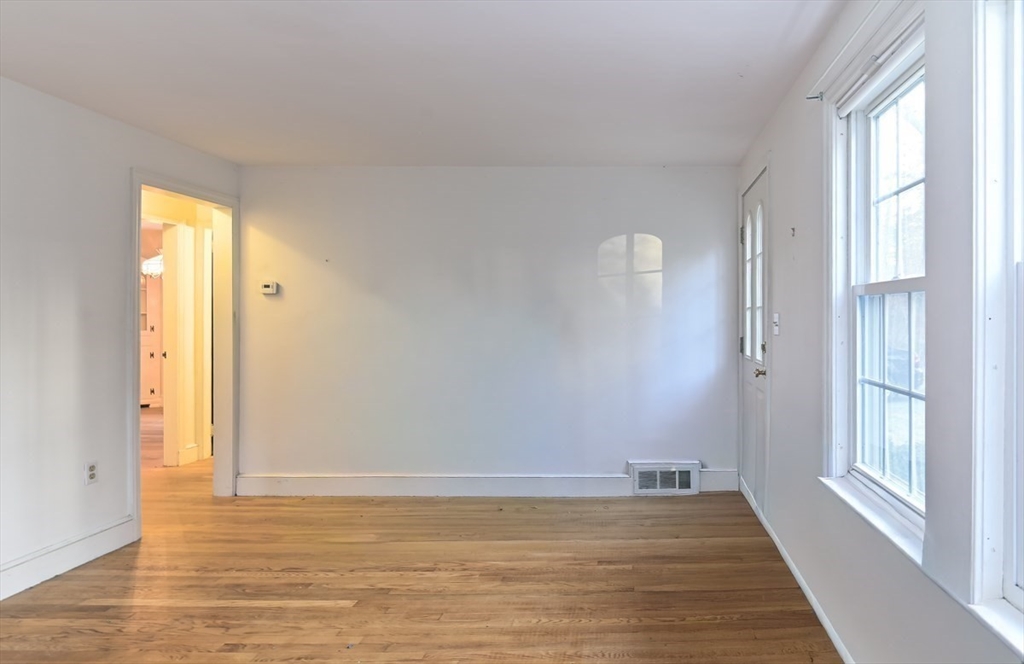 94 Old Oaken Bucket Road Scituate, MA 02066 - Photo 6 of 21 Gallery Image 6