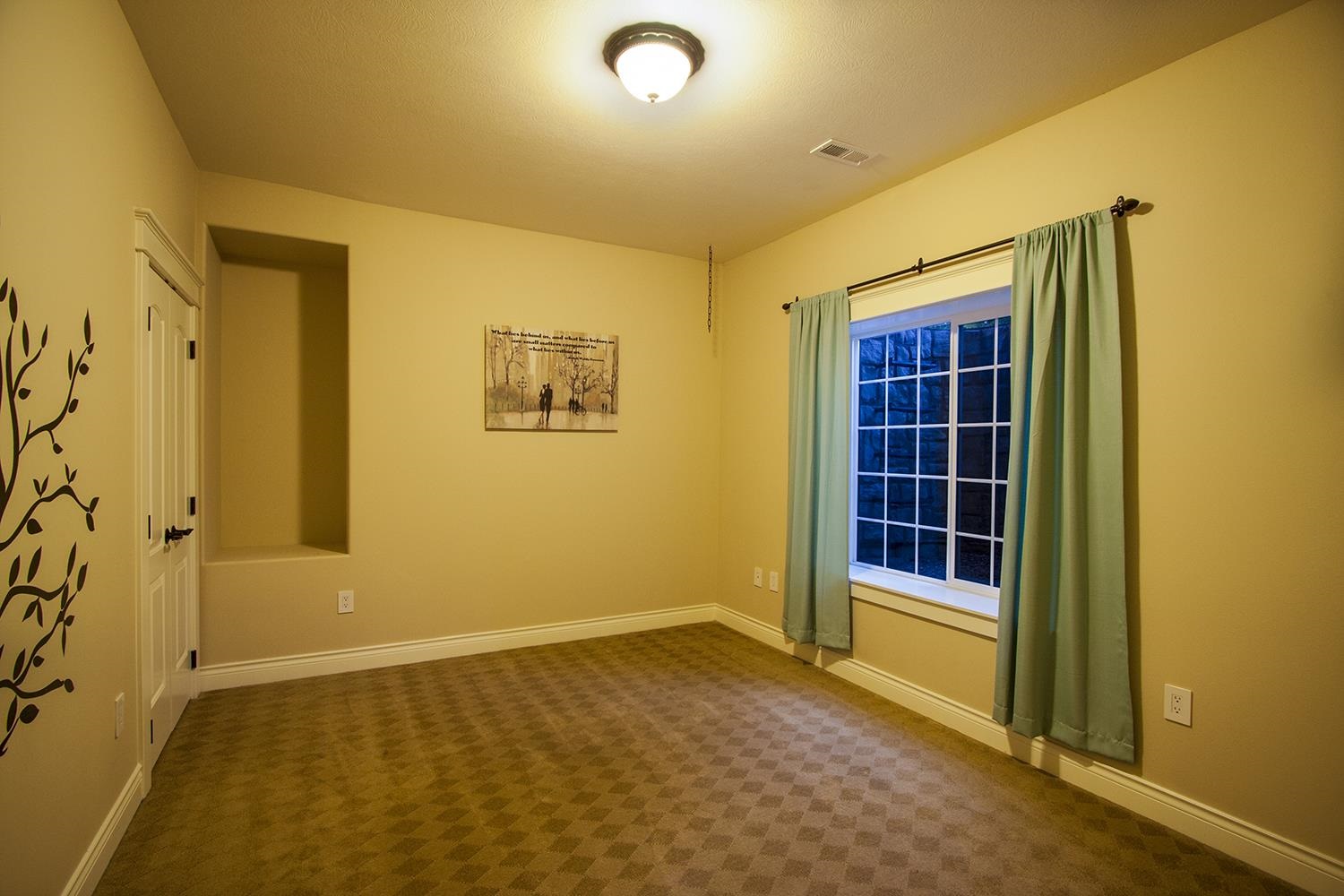 1305 West Strong Road Spokane, WA 99208 - Photo 43 of 45