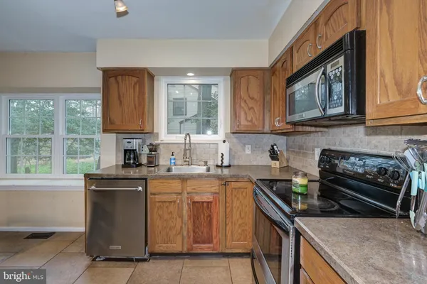 $569,000 | 8 Battery Hill Drive, Voorhees, NJ 08043