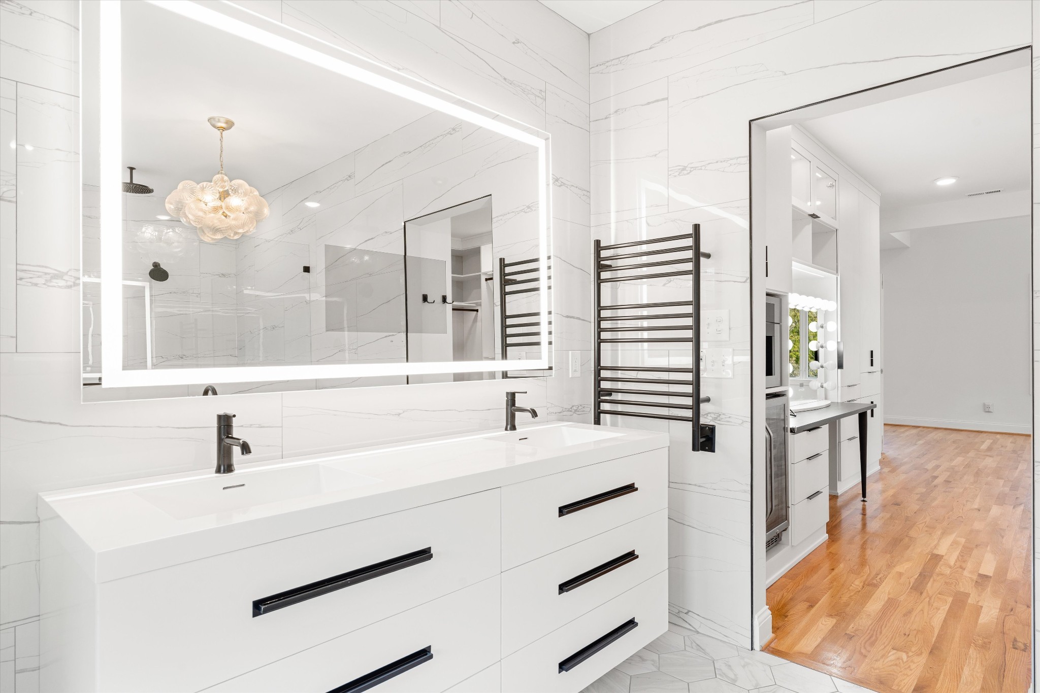 3863 Saundersville Ferry Road Mount Juliet, TN 37122 - Photo 41 of 83 a bathroom with a sink vanity granite tub shower and a mirror