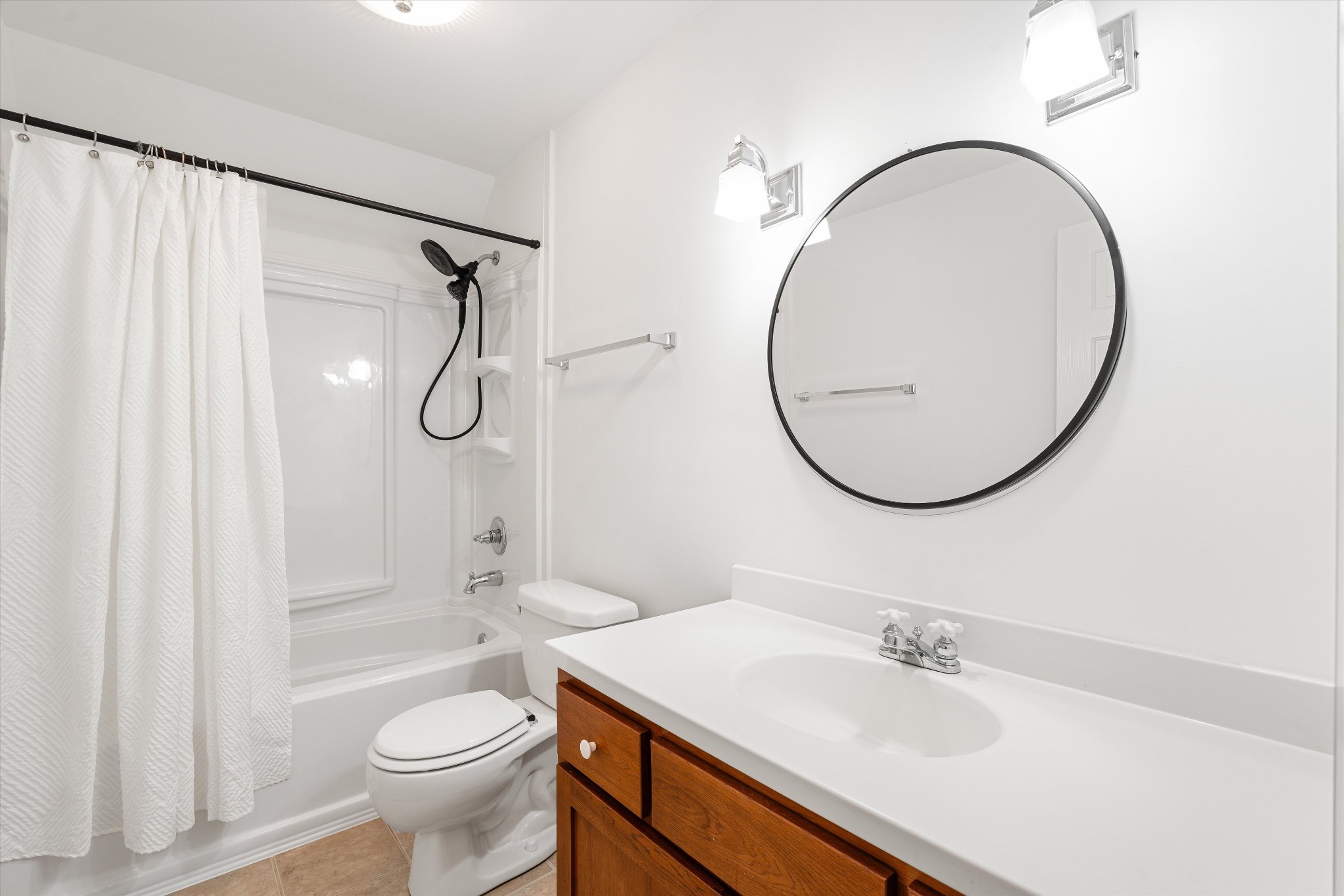 3863 Saundersville Ferry Road Mount Juliet, TN 37122 - Photo 56 of 83 a bathroom with a sink toilet and shower