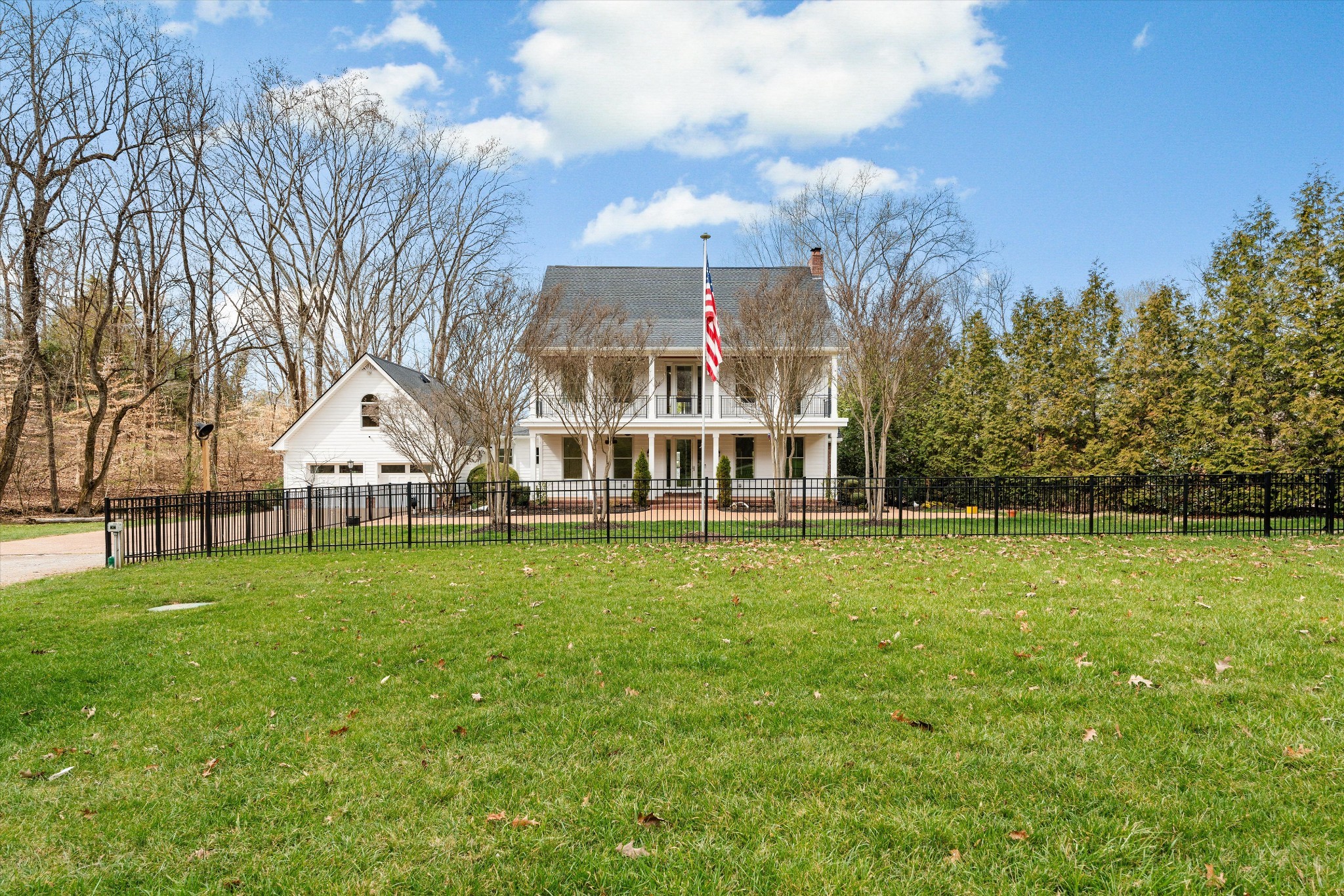 3863 Saundersville Ferry Road Mount Juliet, TN 37122 - Photo 7 of 83 a view of a house with a big yard