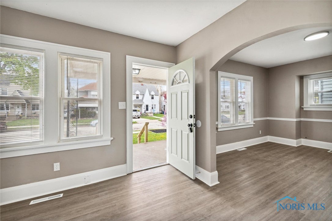 911 Alvison Road Toledo, OH 43612 - Photo 5 of 37 Gallery Image 5